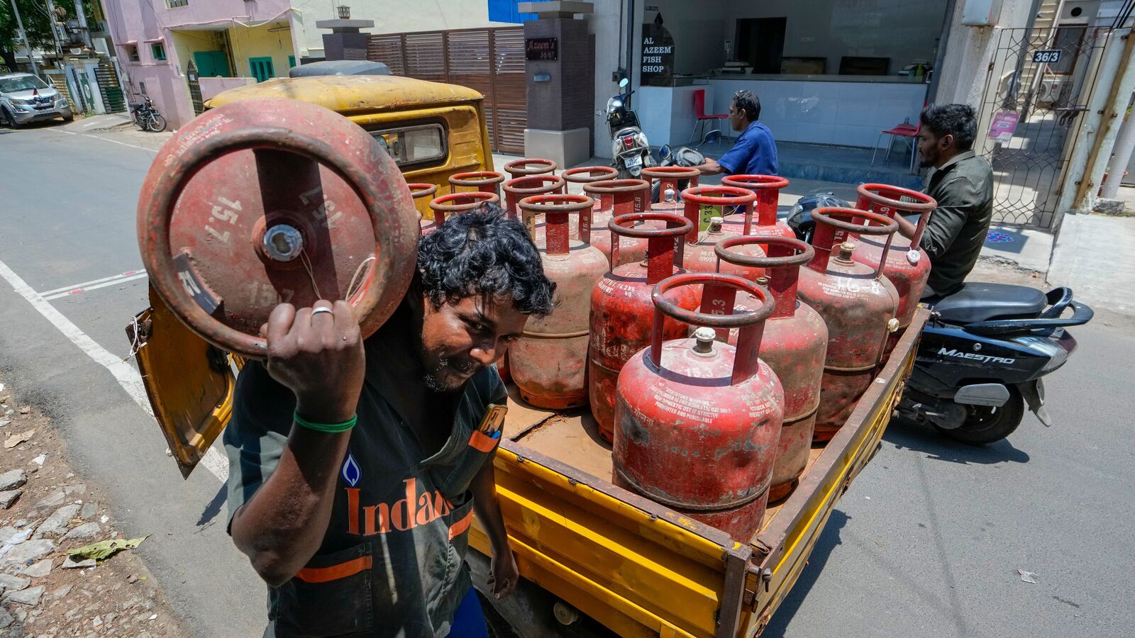 LPG rates revised from today: OMCs cut commercial gas cylinder price by ₹51.5 from today; check city-wise rates here